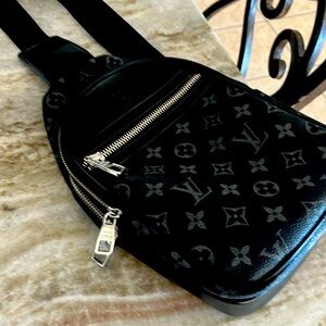 Fun designer like satchel bag. Perfect for traveling.